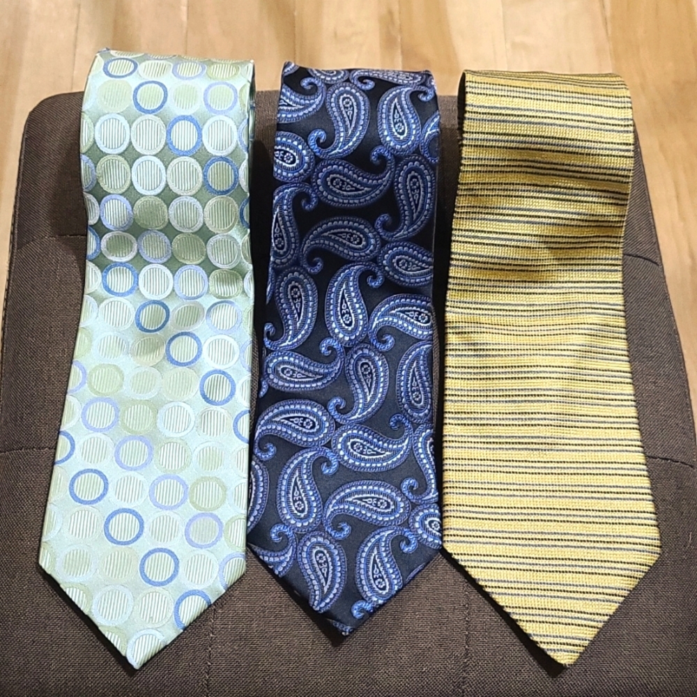 Michael Kors. Men's Neck Tie.